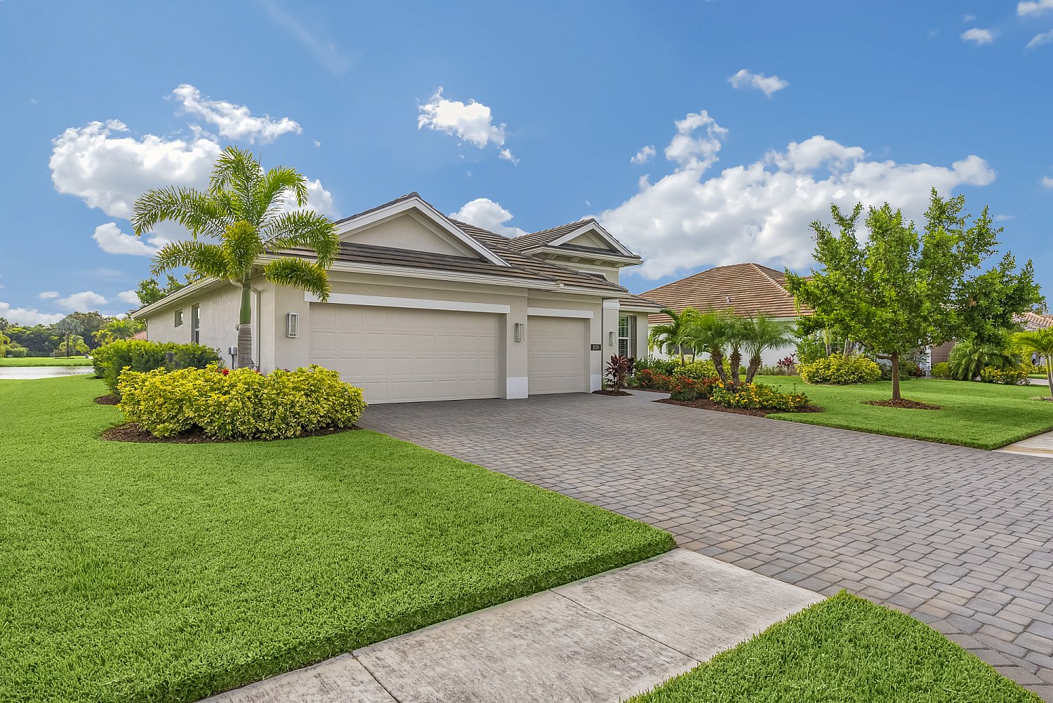 1070 Camelot Way, Vero Beach, FL 32966 