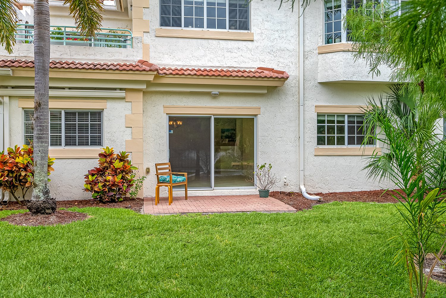 572 7th Sq Apt 103, Vero Beach, FL 32962 